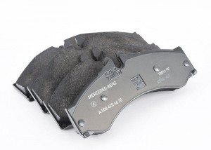 Колодки тормозные дисковые A0044202420 MERCEDES BENZ