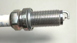 Свеча зажигания 224015M015 NISSAN