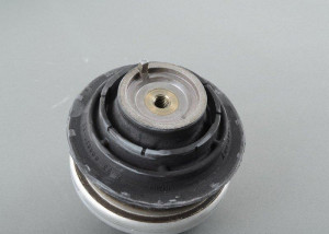 Подушка двигателя A2302400117 MERCEDES BENZ