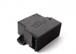 Блок управления двигателем A0015459832 MERCEDES BENZ
