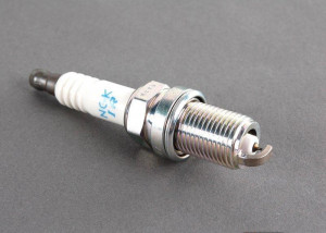 Свеча зажигания A0031599703 MERCEDES BENZ