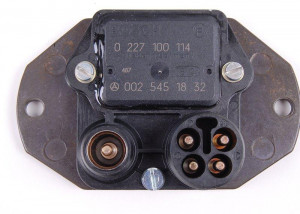 Блок управления двигателем A 002 545 18 32 MERCEDES BENZ