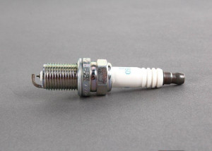 Свеча зажигания A0031599703 MERCEDES BENZ